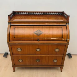 Pamono Biedermeier Roll-Top Desk in Cherry Veneer and Brass, 1820 Outlet