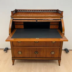 Pamono Biedermeier Roll-Top Desk in Cherry Veneer and Brass, 1820 Outlet