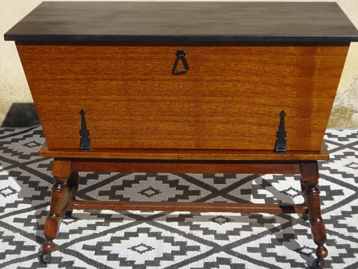 Pamono Bin-Shaped Cabinet on Wheels, 1980s Online