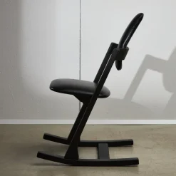 Pamono Black Leather Ergonomic Chair by Peter Opsvik for Stokke, 1983 Clearance
