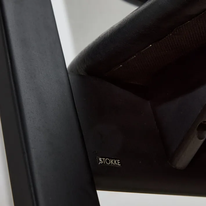 Pamono Black Leather Ergonomic Chair by Peter Opsvik for Stokke, 1983 Clearance