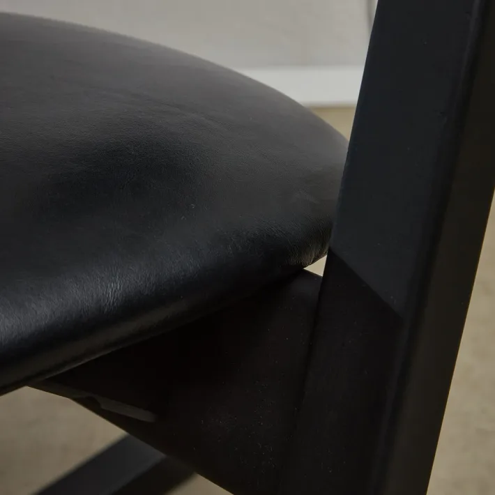 Pamono Black Leather Ergonomic Chair by Peter Opsvik for Stokke, 1983 Clearance