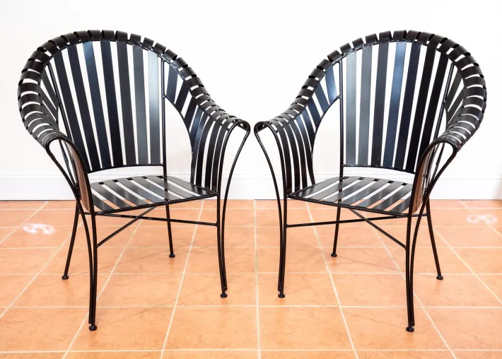 Pamono Brutalist Modernist Sculptural Iron Strap Garden Armchairs, 1980s, Set of 2 Sale