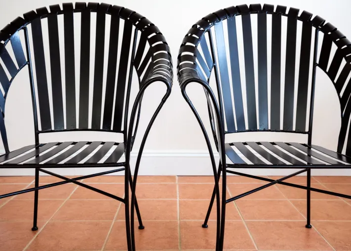 Pamono Brutalist Modernist Sculptural Iron Strap Garden Armchairs, 1980s, Set of 2 Sale