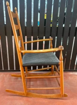 Pamono Cherry Rocking Chair, 1970s Online