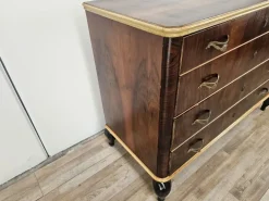 Pamono Chest of Drawers in Mahogany and Maple with Lacquered Feet, 1950 Outlet