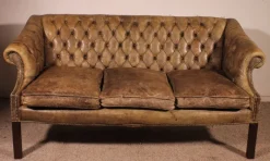 Pamono Chesterfield 3-Seater Sofa in Light Olive Leather, 1930s Clearance