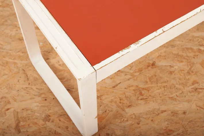 Pamono Child's Desk with White Molded Wood Legs and Wood & Red Linoleum Top, 1950s or 1960s Outlet