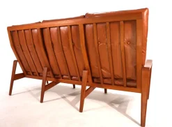 Pamono Comfort 3-Seater Sofa in Leather by Arne Wahl Iversen, 1960s Hot