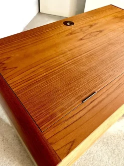 Pamono Danish Dressing Table in Teak with Brass Details and Fold-Out Mirror by Arne Wahl Iversen for Vinde Møbelfabrik, 1960s Best