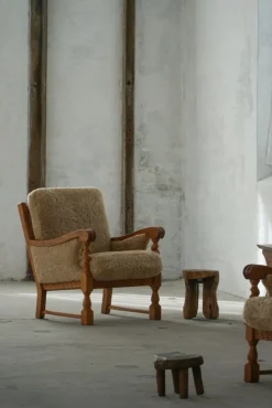 Pamono Danish Modern Lounge Chairs in Oak and Shearling Lambswool by Henning Kjærnulf, 1960s, Set of 2 Outlet