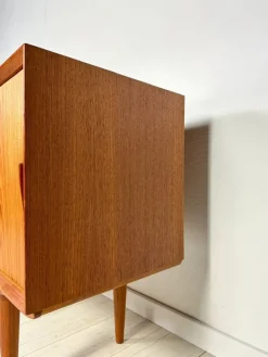 Pamono Danish No. 18 Sideboard in Teak attributed to Omann Jun, 1960s Hot