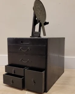 Pamono Dresser with Mirror in Lacquered Black, Japan, 1880s Clearance