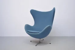 Pamono Egg Chair in Petrol Upholstery by Arne Jacobsen for Fritz Hansen Clearance