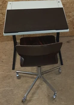 Pamono Elmar Children's Writing Desk & Chair by Luigi Colani for Flötotto, 1970s, Set of 2 Outlet