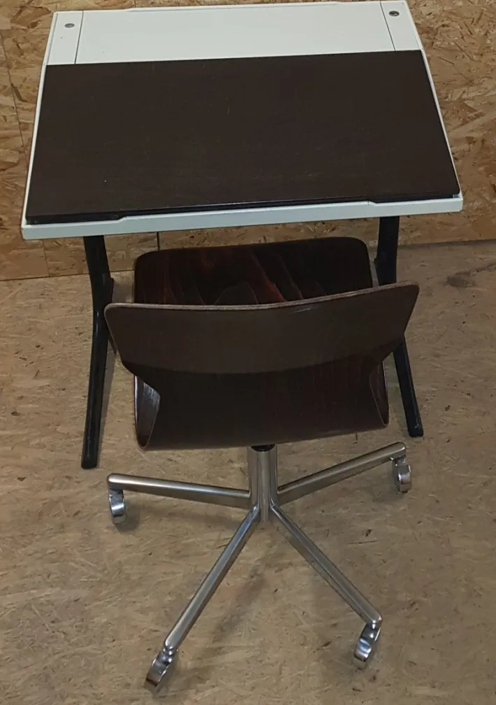 Pamono Elmar Children's Writing Desk & Chair by Luigi Colani for Flötotto, 1970s, Set of 2 Outlet