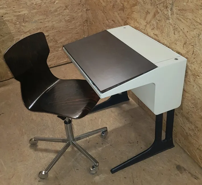 Pamono Elmar Children's Writing Desk & Chair by Luigi Colani for Flötotto, 1970s, Set of 2 Outlet