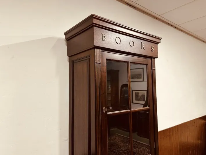 Pamono English Classic Bookcase in Teak Clearance