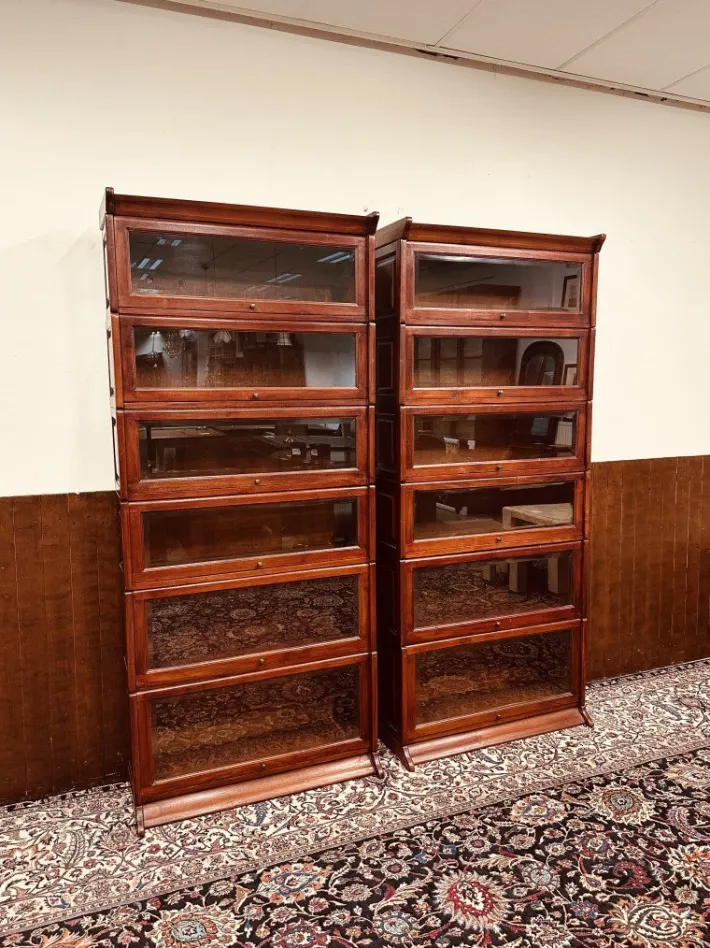 Pamono English Classic Bookcase from Globe-Wernicke Outlet