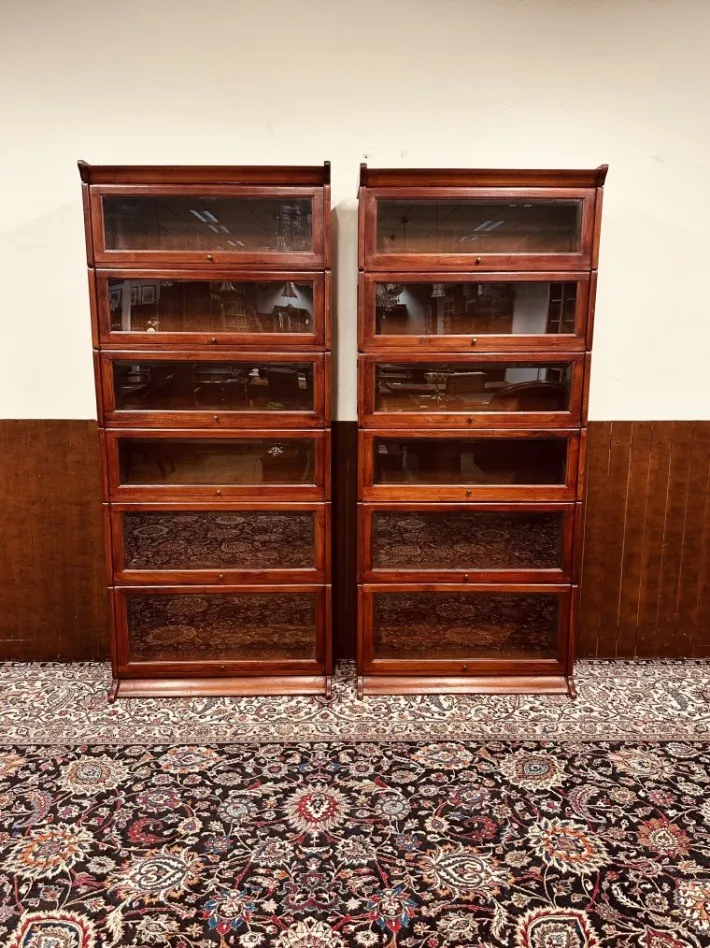 Pamono English Classic Bookcase from Globe-Wernicke Outlet