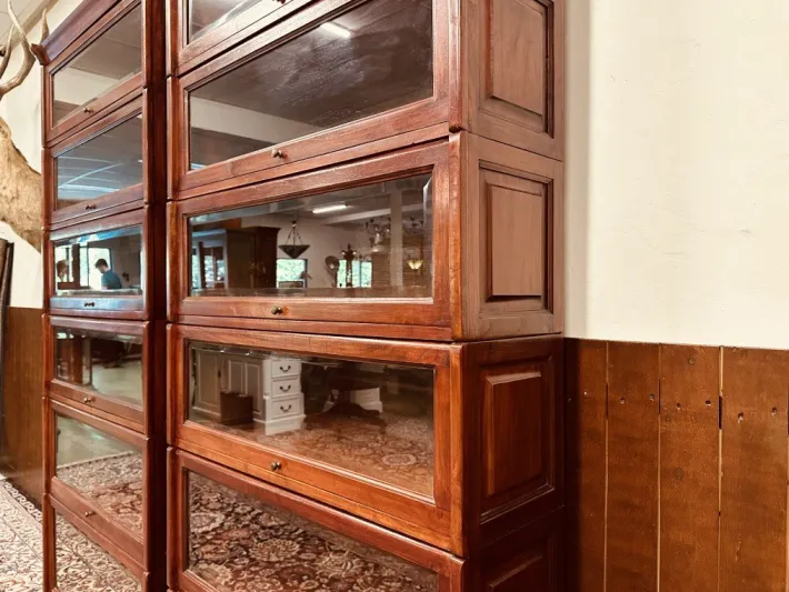 Pamono English Classic Bookcase from Globe-Wernicke Outlet