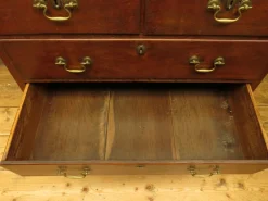 Pamono English Cottage Oak Chest of Drawers, 1700s Outlet