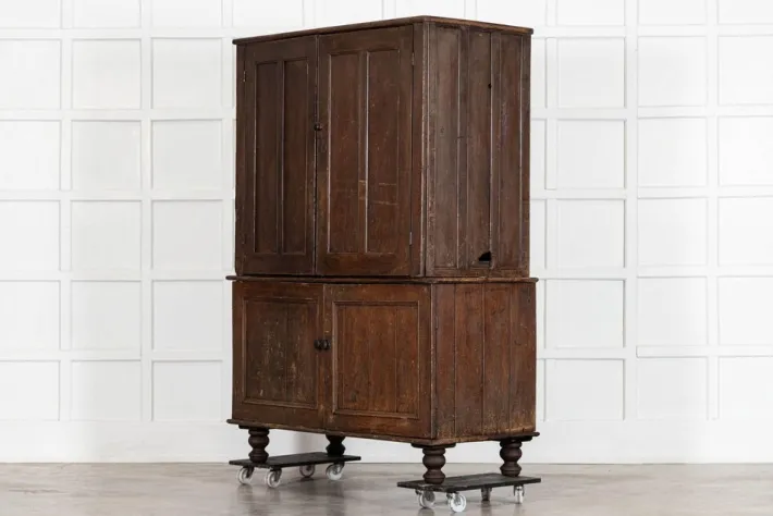 Pamono English Georgian Country Scrumble Grained Pine Housekeepers Cupboard, 1800s Best
