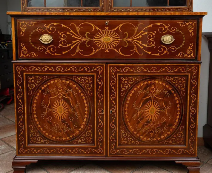 Pamono English Sideboard Bookcase in Mahogany Feather with Maple Inlay Grafts, 19th Century Clearance