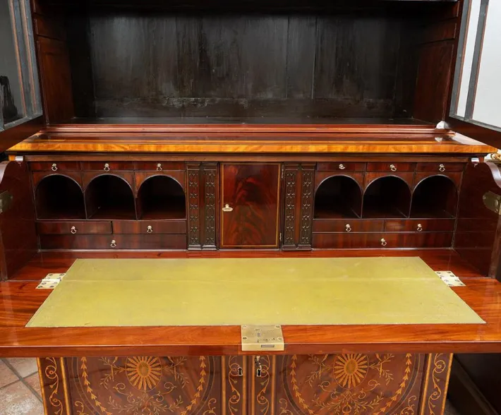 Pamono English Sideboard Bookcase in Mahogany Feather with Maple Inlay Grafts, 19th Century Clearance