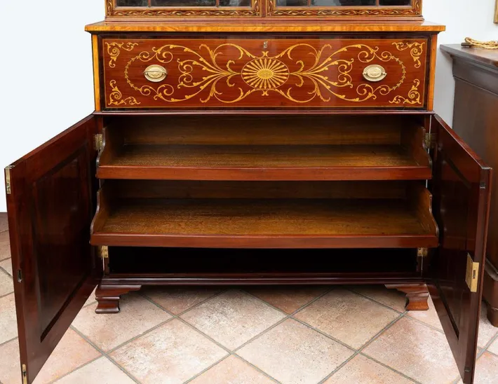 Pamono English Sideboard Bookcase in Mahogany Feather with Maple Inlay Grafts, 19th Century Clearance