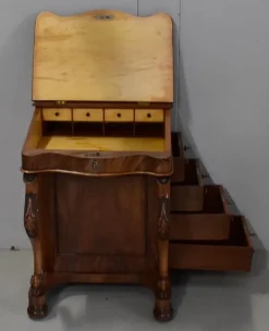 Pamono English Walnut Davenport Secretaire, 1800s New
