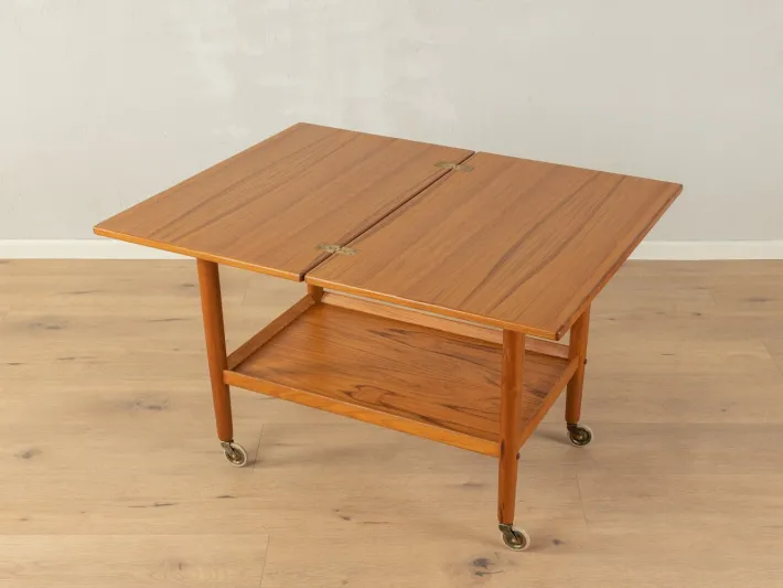 Pamono Extendable Serving Trolley by Poul Jeppesen for Poul Jeppesens Møbelfabrik, 1960s Outlet