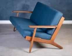 Pamono GE290 Three-Seater Sofa in Oak by Hans J. Wegner for Getama, 1960s