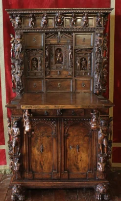 Pamono Genoese Renaissance Said Cabinet in Walnut, 16th Century