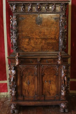 Pamono Genoese Renaissance Said Cabinet in Walnut, 16th Century