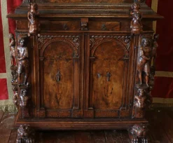 Pamono Genoese Renaissance Said Cabinet in Walnut, 16th Century