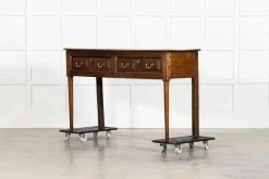 Pamono George III English Vernacular Oak Dresser Base, 1800 Clearance