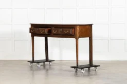 Pamono George III English Vernacular Oak Dresser Base, 1800 Clearance