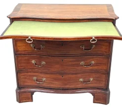 Pamono George III Mahogany Serpentine Chest of Drawers, 1770 Discount