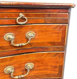Pamono George III Mahogany Serpentine Chest of Drawers, 1770 Discount