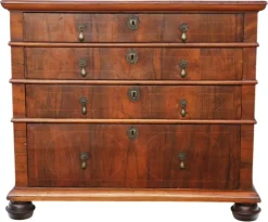 Pamono Georgian Inlaid Walnut Chest of Drawers, 1720s Best
