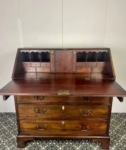 Pamono Georgian Mahogany Bureau, Mid -18th Century Discount
