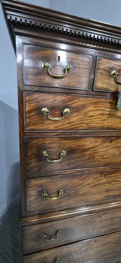 Pamono Georgian Mahogany Chest on Chest of Drawers, 1750s Sale