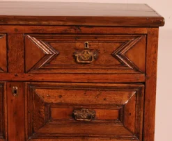 Pamono Jacobean Chest of Drawers in Oak and Walnut, 17th Century Discount