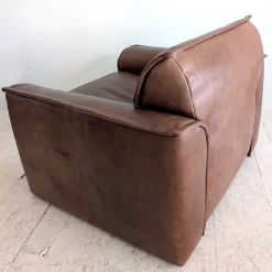 Pamono Large Mid-Century Dutch Buffalo Leather Armchair from Leolux, 1970s Discount