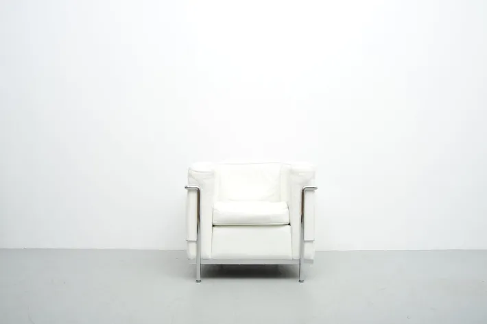 Pamono LC2 Armchair by Le Corbusier, Pierre Jeanneret and Charlotte Perriand for Cassina Discount