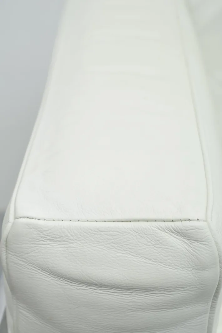 Pamono LC2 Armchair by Le Corbusier, Pierre Jeanneret and Charlotte Perriand for Cassina Discount