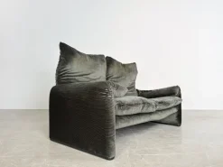 Pamono Maralunga 2-Seater Sofa in Corduroy by Vico Magistretti for Cassina Discount
