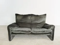 Pamono Maralunga 2-Seater Sofa in Corduroy by Vico Magistretti for Cassina Discount