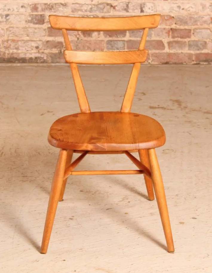 Pamono Mid-Century Blue Dot Children's Chair from Ercol, 1960s Outlet
